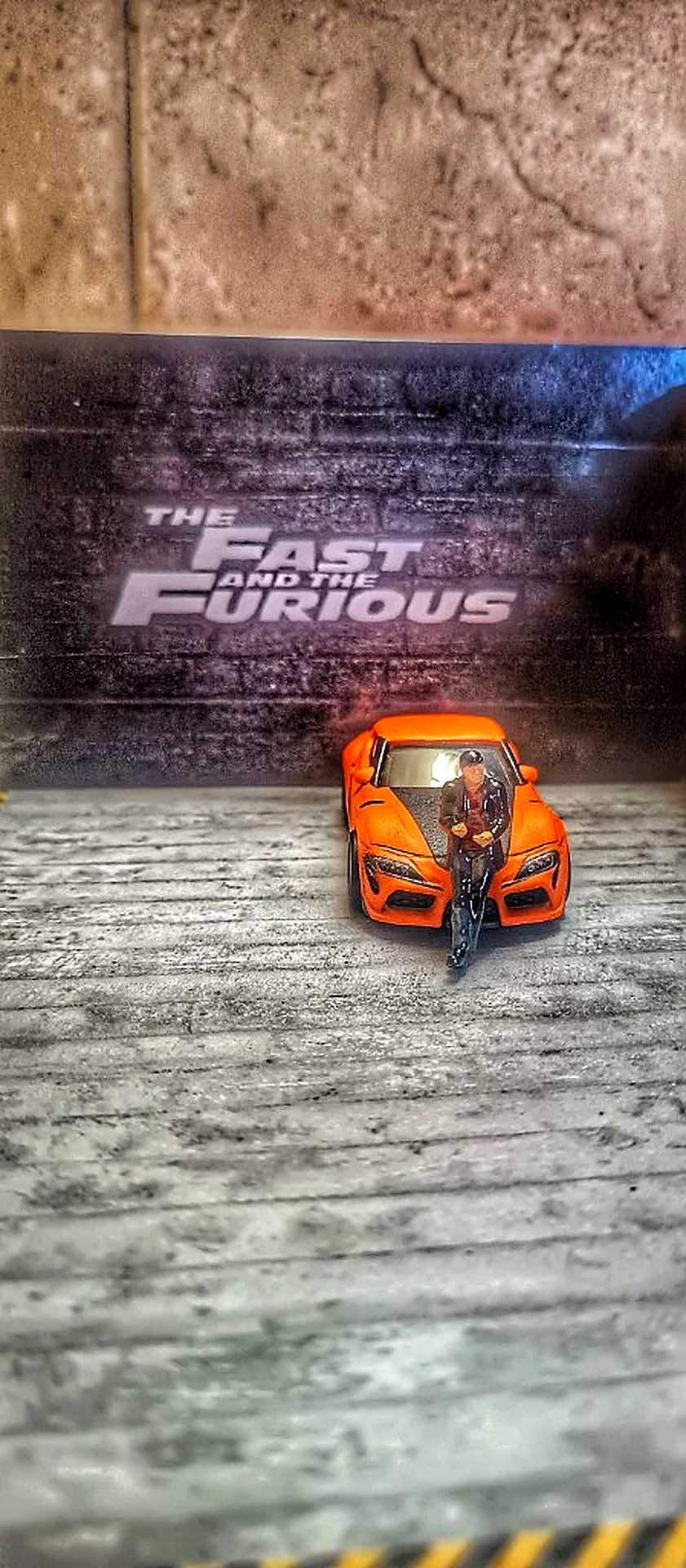 Diorama personalizado con Toyota Supra naranja estilo Rápido y Furioso — Bogotá