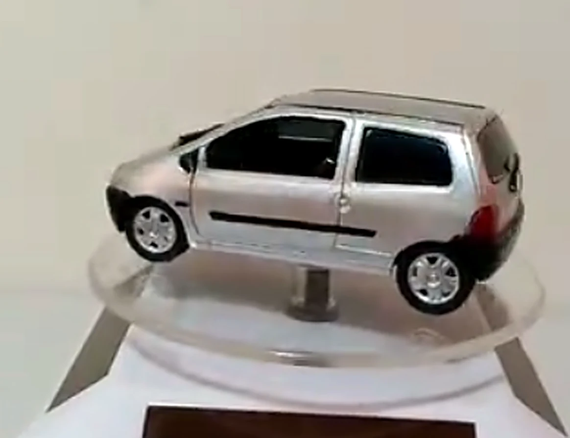 Renault Twingo plata a escala 1:43 personalizado — coleccionables Bogotá